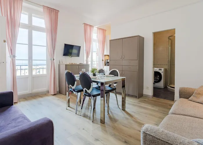 L'hotel De Paris By Interhome 滨海图维列